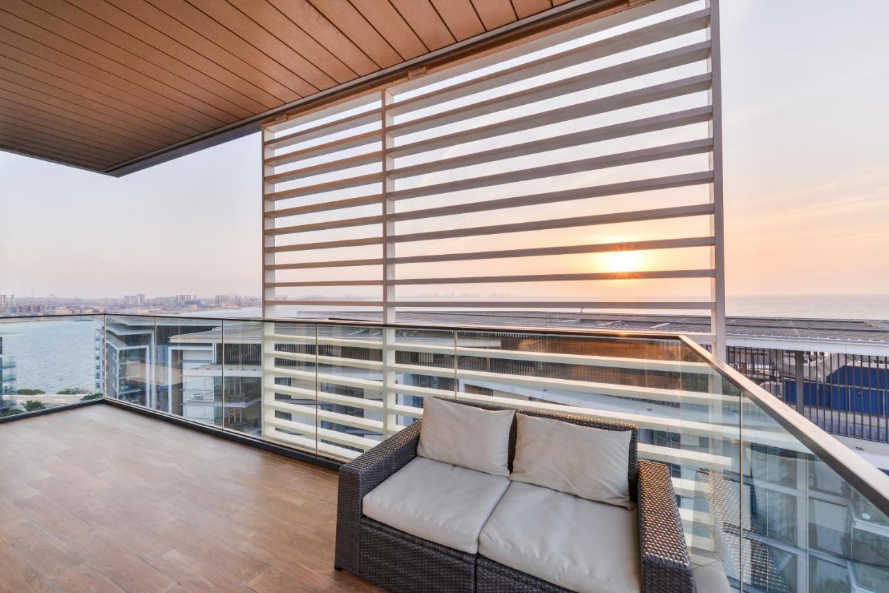 Posh 2 Bedroom Oceanfront Apt In The Heart Of Bluewaters Island Dubai Exterior foto